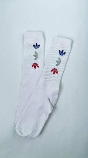 Adidas blanca logos
