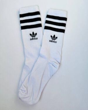Adidas logo linea negras