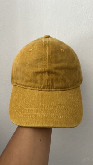 Gorrita vintage mostaza