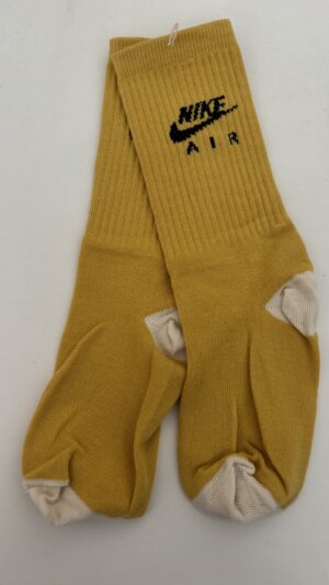 Nike mostaza