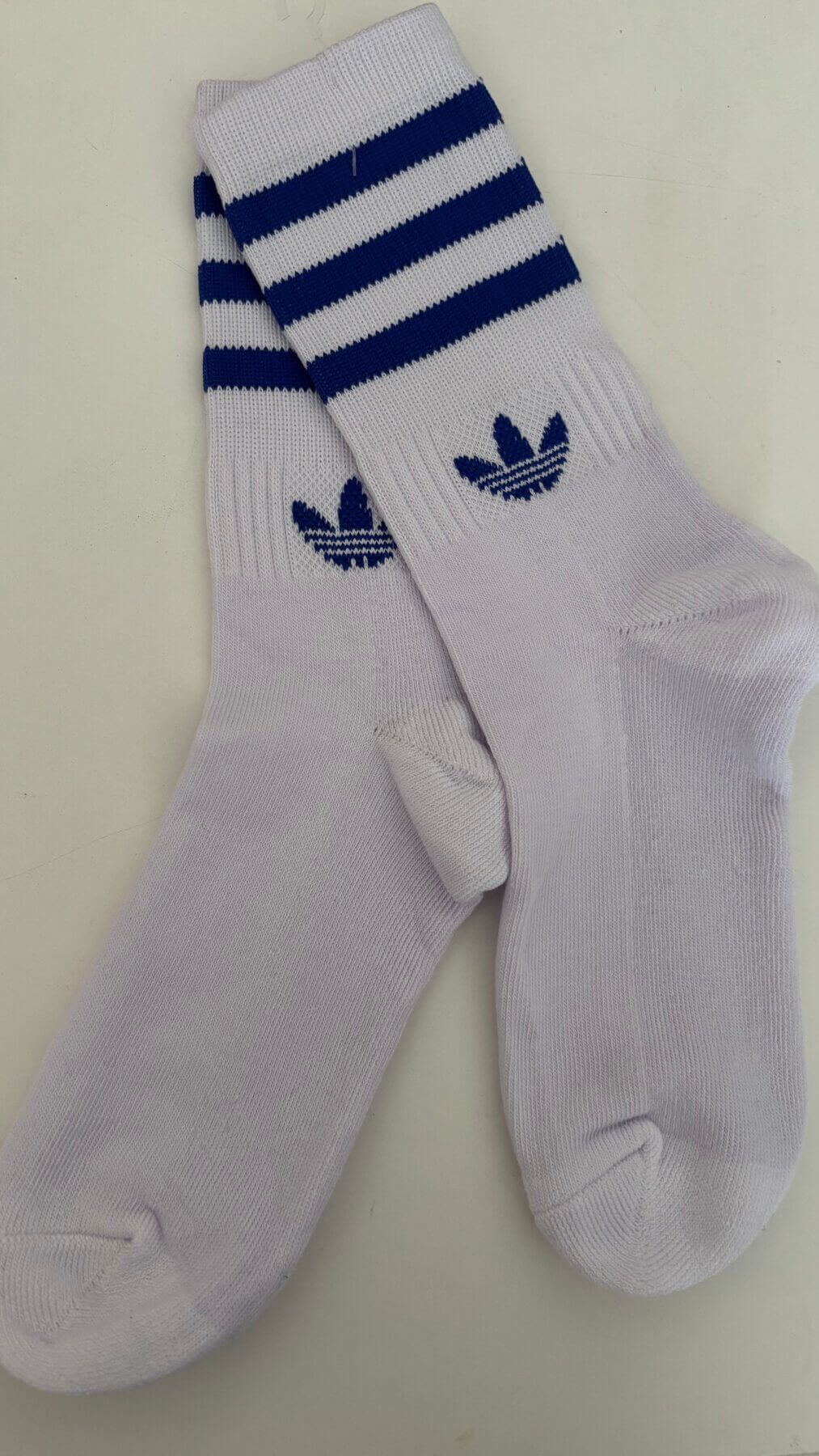 Adidas logo azul toalla líneas azul