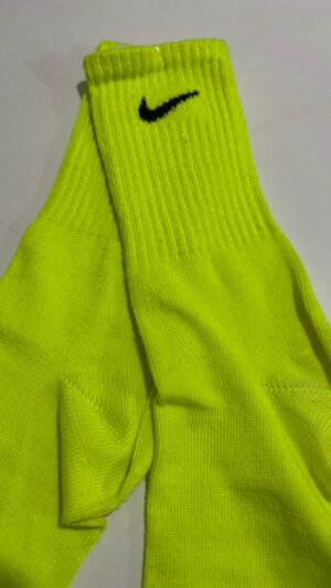 Nike amarillo flúor