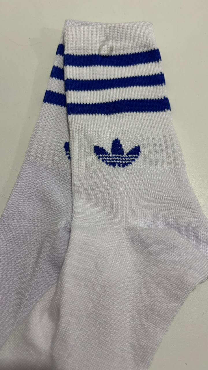 Adidas lineas azul con toalla